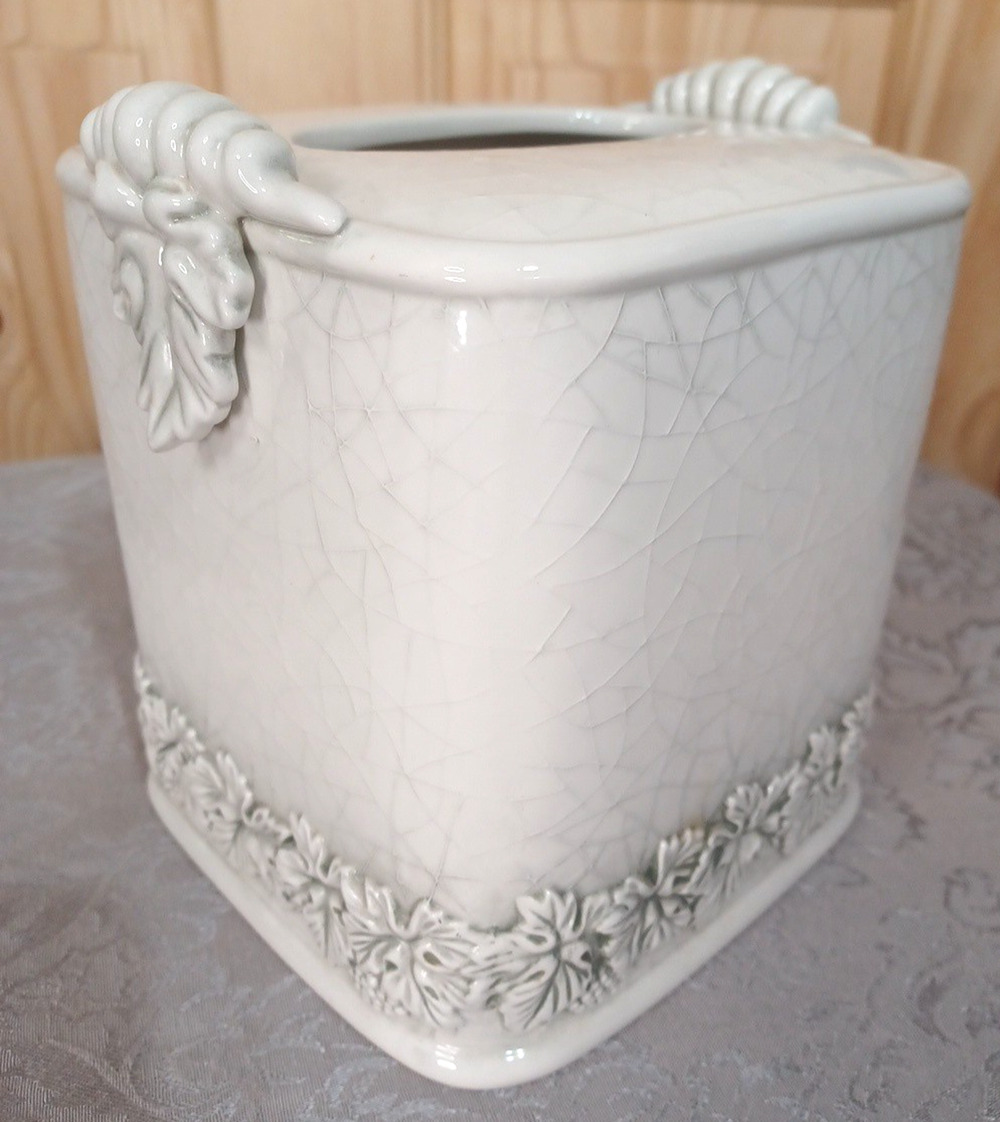 Croscill Tuscany Crackle Vine Glaze Earthenware Tissue Box Cover *CHIP
